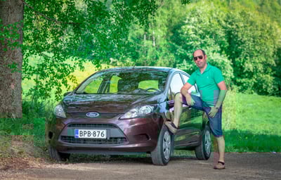 Joao Jussi Courela ja auto, kuvituskuva.