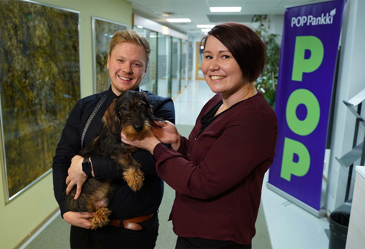 POP Onlinen Anssi, Minna ja Manu-koira, kuvituskuva.