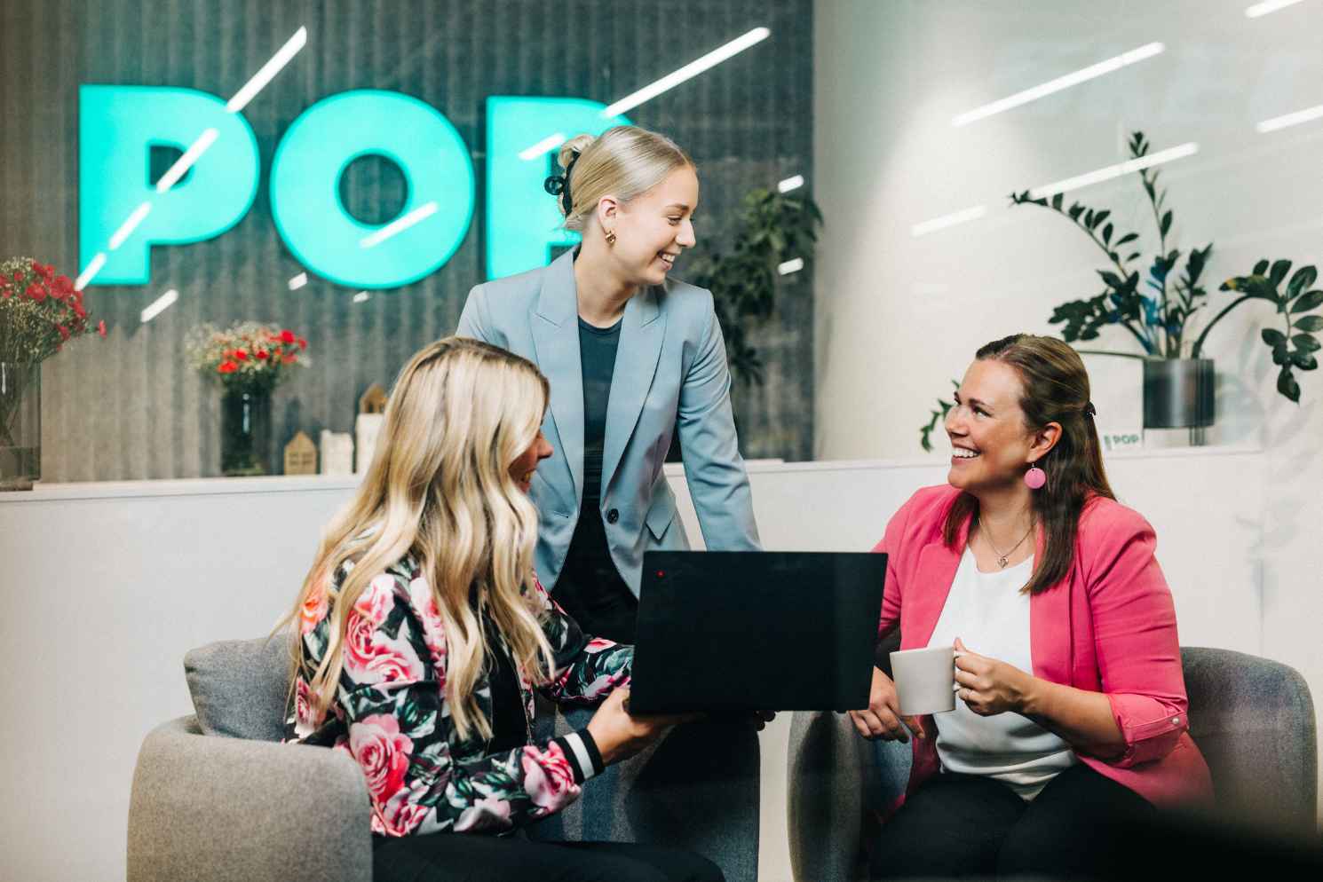 POP Konttori, Mari, Neea ja Riina