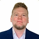 Henkilökuva Janne Peltoniemi.